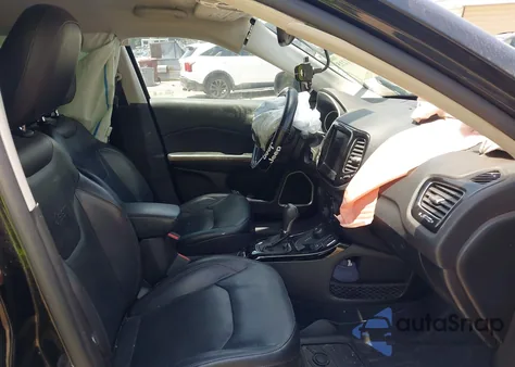 2018 Jeep Compass Limited 4X4 z USA, uszkodzony, nr VIN 3C4NJDCB3JT153578